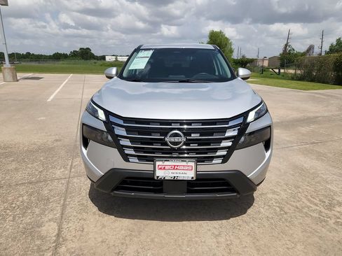Used 2025 Nissan Rogue SV AWD/4WD image 11