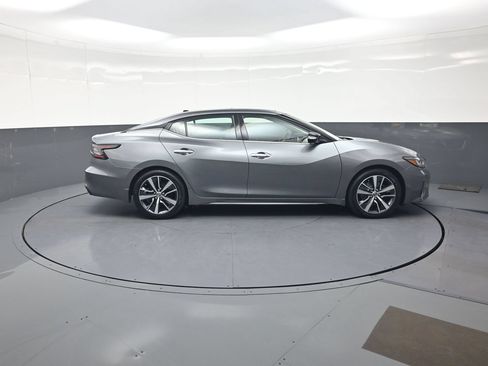 Used 2019 Nissan Maxima 3.5 SL w/ Floor Mat Group FWD image 2
