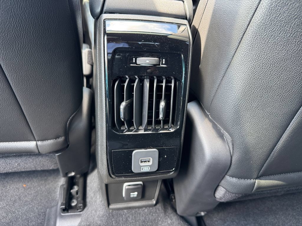 New 2025 Jeep Compass Limited w/ Sun & Sound Group AWD/4WD image 17