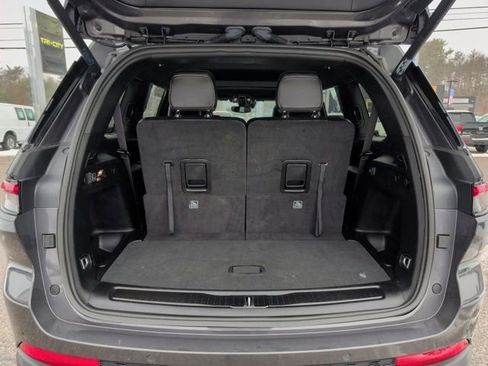 Used 2023 Jeep Grand Cherokee L Laredo image 31