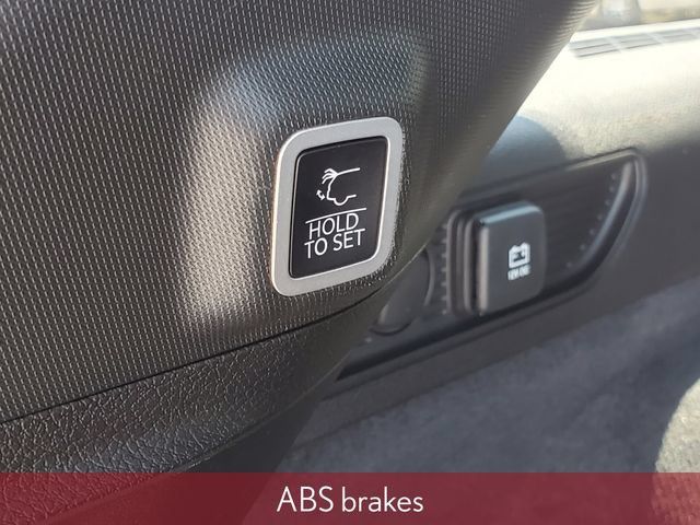 Certified 2024 Jeep Grand Cherokee Overland w/ Luxury Tech Group IV AWD/4WD image 40