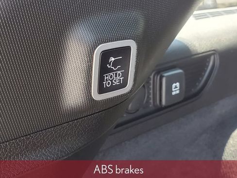 Used 2024 Jeep Grand Cherokee Overland w/ Luxury Tech Group IV AWD/4WD image 40