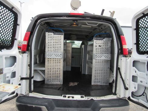 Used 2014 Chevrolet Express 2500 RWD image 21