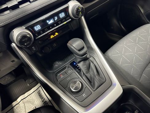 Used 2025 Toyota RAV4 XLE image 39