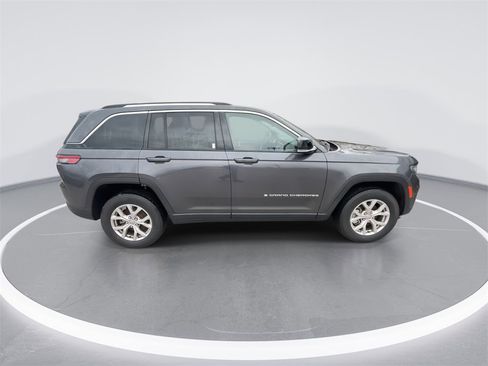 Used 2022 Jeep Grand Cherokee Limited image 9