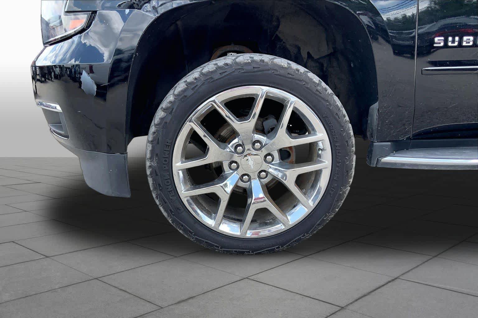 Used 2018 Chevrolet Suburban Premier RWD image 11