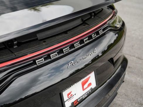Used 2023 Porsche Panamera 4 Platinum Edition AWD/4WD image 17