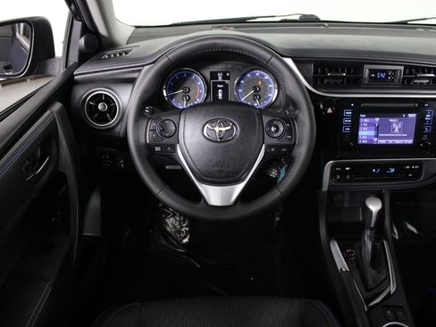 Used 2018 Toyota Corolla SE image 6