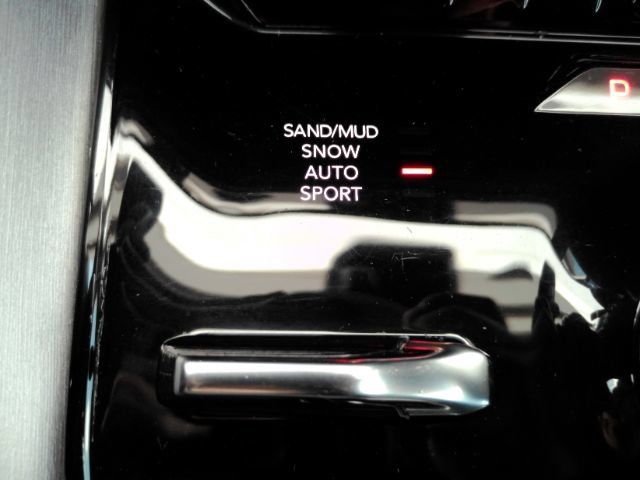 Used 2025 Jeep Wagoneer L Series II AWD/4WD image 51