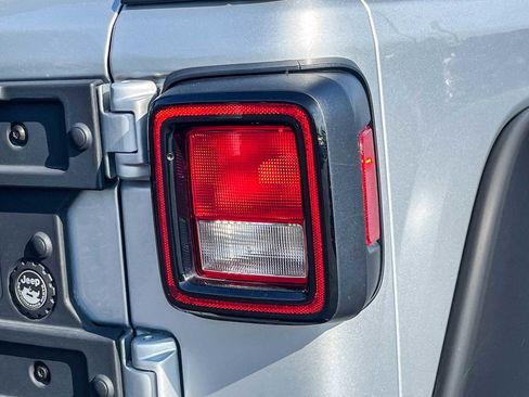 Used 2023 Jeep Wrangler Rubicon w/ Xtreme 35 Tire Package image 8