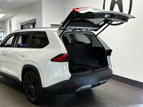 Used 2024 Toyota Grand Highlander Limited image 23