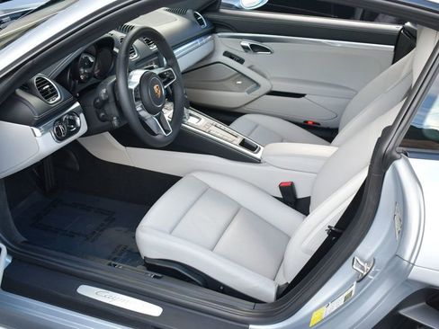 Used 2018 Porsche 718 Cayman RWD image 40