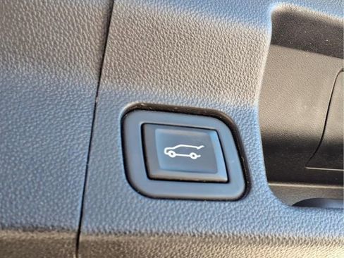 Used 2023 GMC Acadia SLT w/ Elevation Edition FWD image 31