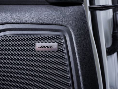 Certified 2025 Porsche Macan image 27