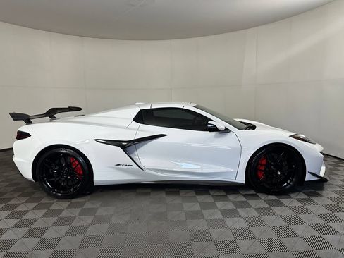 Used 2024 Chevrolet Corvette Z06 w/ Z07 Performance Package RWD image 6