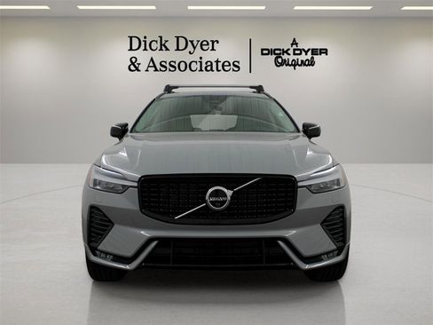 Certified 2025 Volvo XC60 B5 Ultra w/ Climate Package image 8