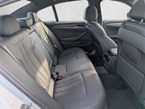 Certified 2023 BMW 530i w/ Convenience Package image 20