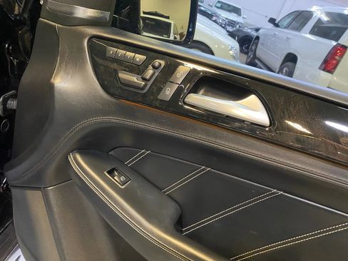 Used 2014 Mercedes-Benz ML 63 AMG 4MATIC image 23