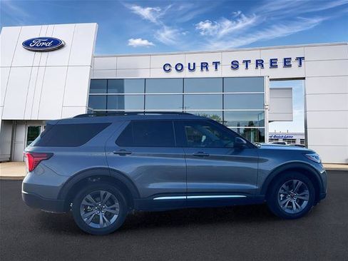 Certified 2025 Ford Explorer Active w/ Active Comfort Package AWD/4WD image 4