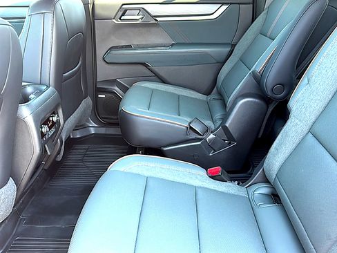New 2026 GMC Acadia AT4 w/ Super Cruise Package AWD/4WD image 16