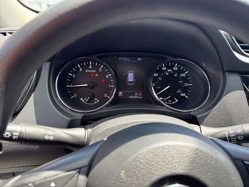 Used 2018 Nissan Rogue S FWD image 29