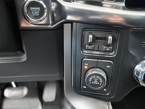 Used 2025 Ford F150 Lariat w/ Equipment Group 502A High AWD/4WD image 27