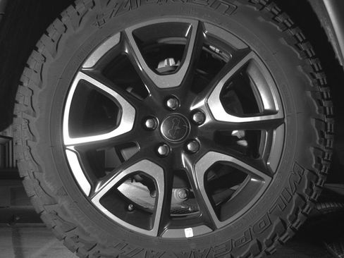Used 2025 Jeep Compass Trailhawk AWD/4WD image 15
