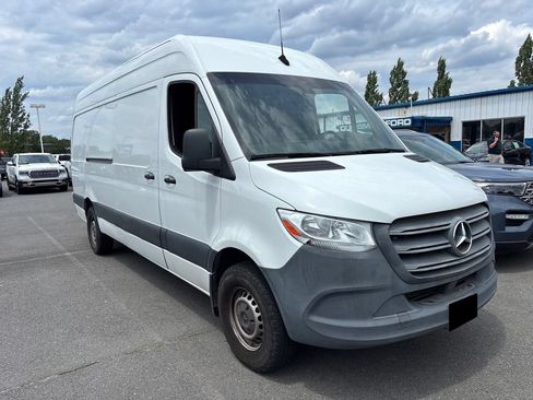 Used 2022 Mercedes-Benz Sprinter 2500 image 3