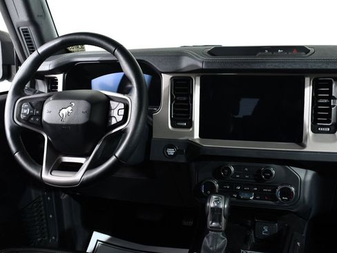 Used 2025 Ford Bronco Outer Banks AWD/4WD image 8