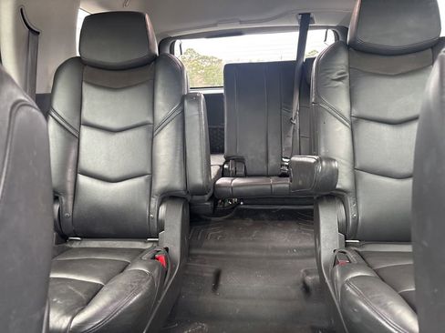 Used 2018 Cadillac Escalade Premium Luxury image 22