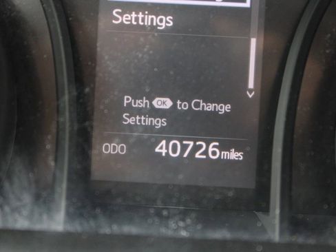 Used 2019 Toyota Camry SE image 32