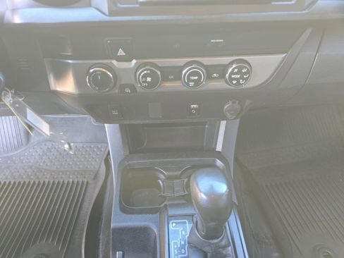 Used 2019 Toyota Tacoma SR image 27