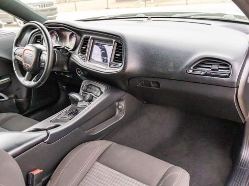 Used 2023 Dodge Challenger SXT image 13