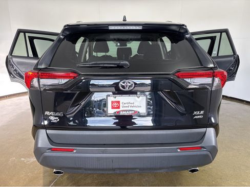 Used 2025 Toyota RAV4 XLE image 18