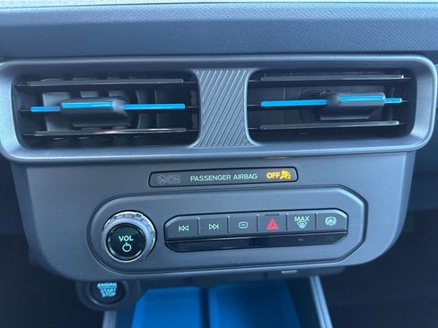 New 2025 Ford Maverick XLT image 24