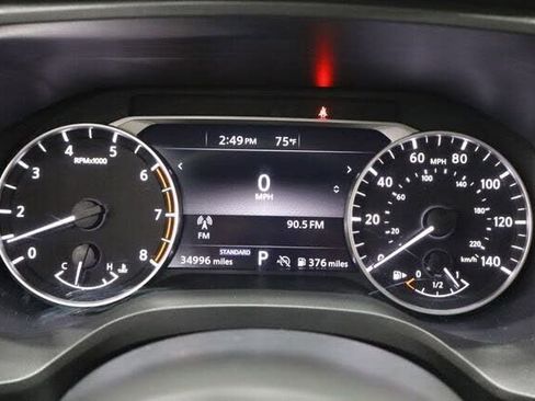 Used 2024 Nissan Rogue SV FWD image 32