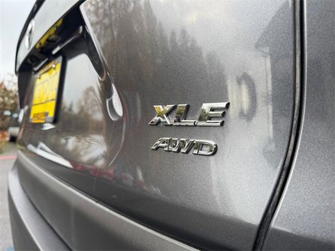Used 2025 Toyota RAV4 XLE image 18