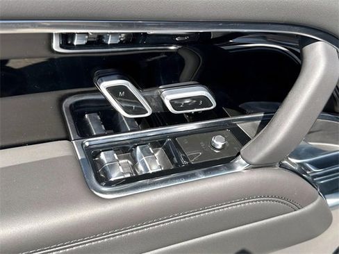 New 2025 Land Rover Range Rover SE image 16