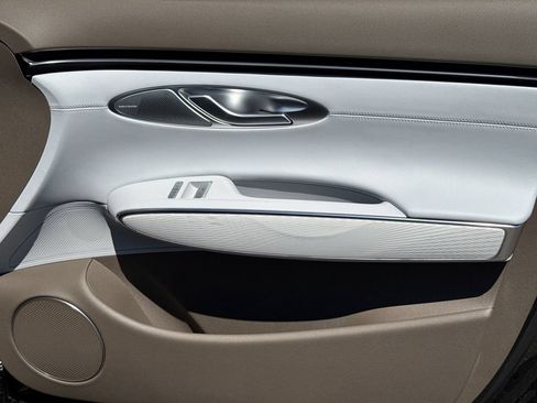 New 2026 Genesis GV70 2.5T Advanced AWD/4WD image 14
