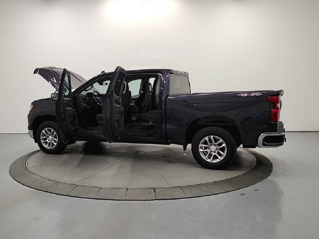 Used 2023 Chevrolet Silverado 1500 LT AWD/4WD image 12