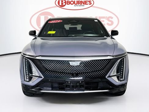 Used 2024 Cadillac Lyriq Luxury AWD/4WD image 5