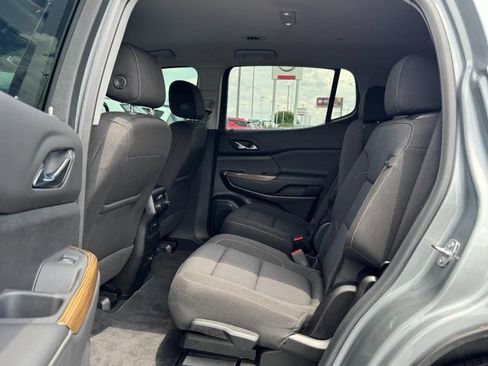 Used 2023 GMC Acadia SLE w/ Elevation Edition FWD image 10