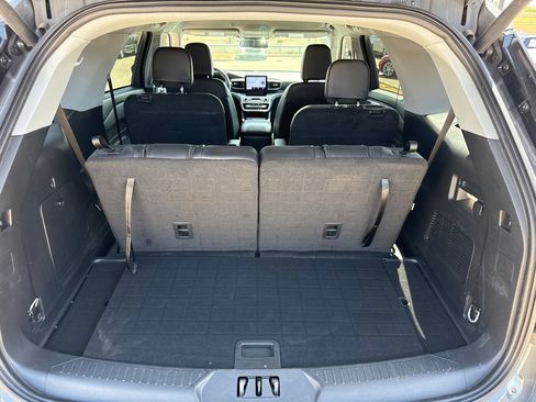Used 2024 Ford Explorer XLT w/ Equipment Group 202A AWD/4WD image 10