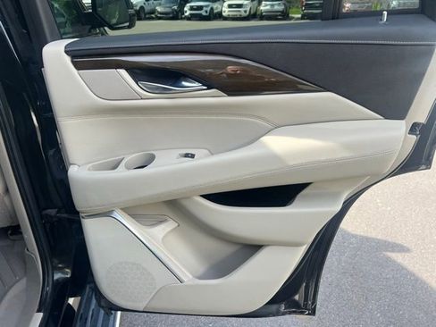 Used 2020 Cadillac Escalade Luxury w/ LPO, Radiant Package AWD/4WD image 13