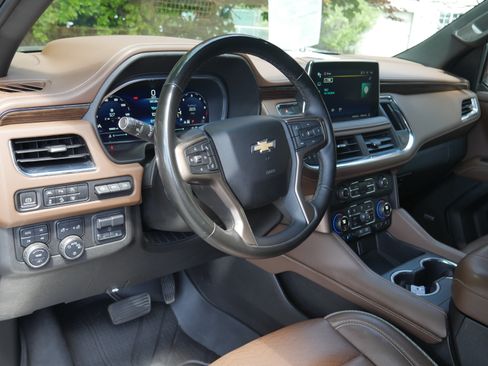 Used 2023 Chevrolet Suburban High Country w/ Max Trailering Package AWD/4WD image 4