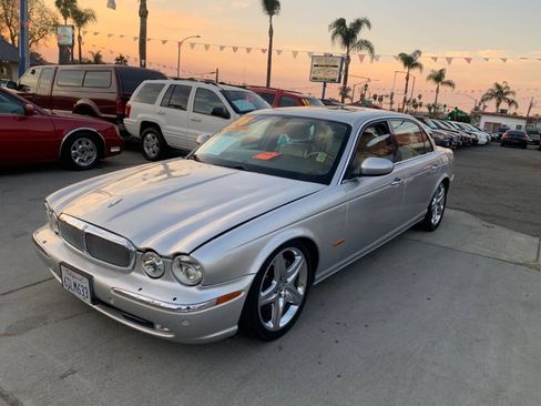 Used 2006 Jaguar XJ8 RWD image 5