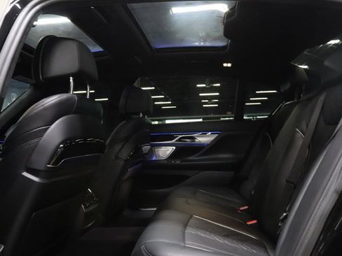 Used 2022 BMW ALPINA B7 xDrive image 14