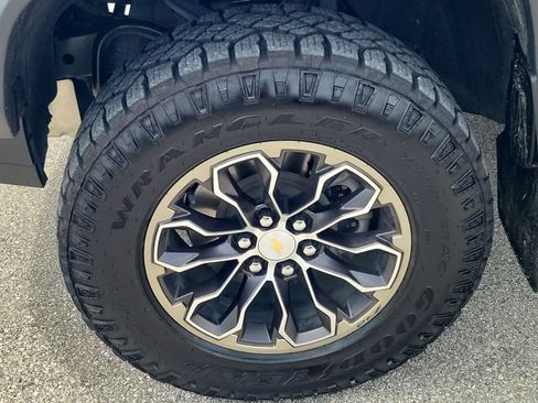 Used 2021 Chevrolet Colorado ZR2 w/ LPO, Power Package AWD/4WD image 7