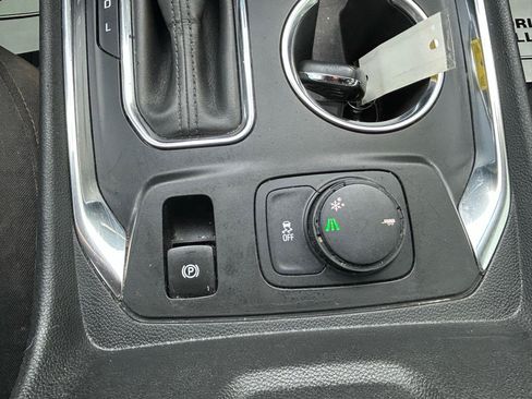 Used 2019 Chevrolet Traverse LT FWD image 27