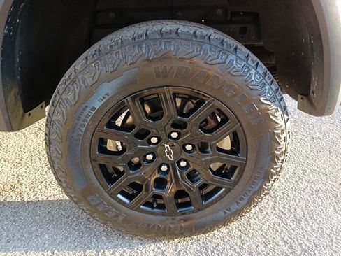 Used 2024 Chevrolet Colorado Trail Boss image 58